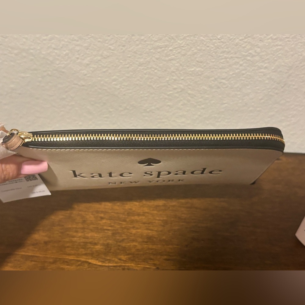 Kate Spade Cream and Black Clutch - Picture 4 of 9